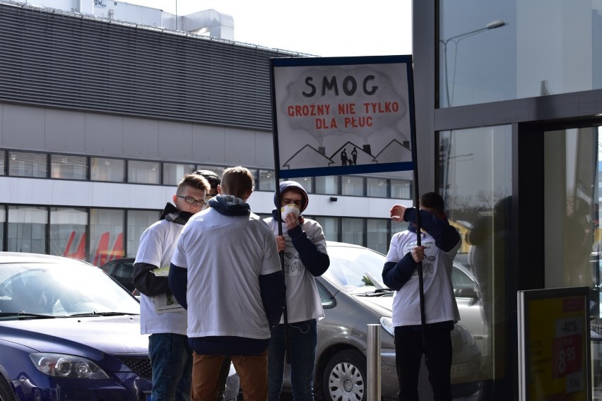 Radomszczański nie dymi! Happening młodzieży na ulicach...