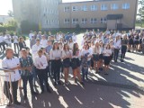 Początek roku szkolnego 2018/2019 w SP Starzyno: emocjonalne powitanie z nauczycielami i swoją szkołą | ZDJĘCIA