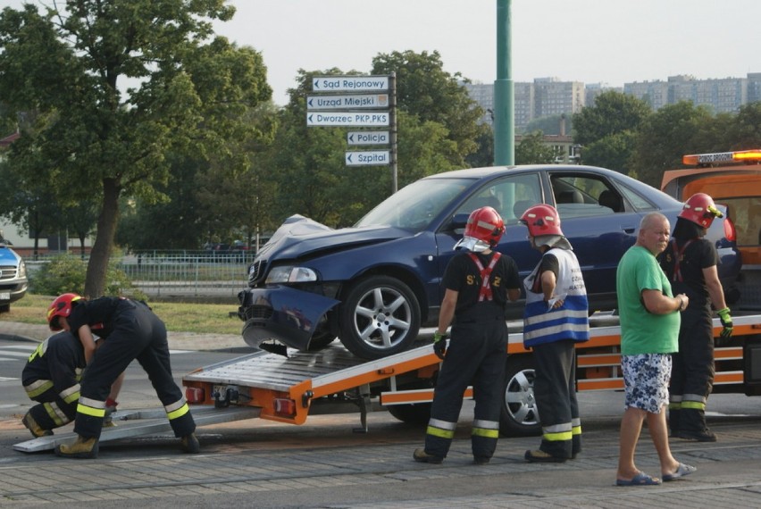 Samochody zderzyły się na skrzyżowaniu ul. Kołłątaja i 11...