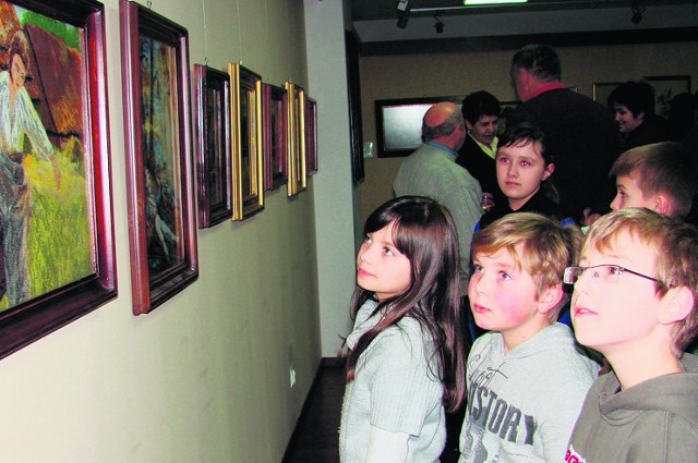 Do końca lutego w Janowskim Ośrodku Kultury można oglądać wystawę haftu krzyżykowego autorstwa trzynastu hafciarek z pow. janowskiego