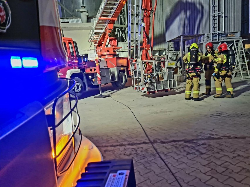 Pożar w Wiśniewsku pod Damasławkiem. Na miejsce skierowano zastępy straży pożarnej
