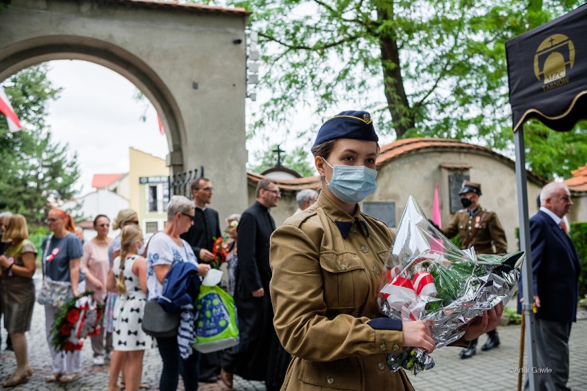 Tarnów. Upamiętnili 78. rocznicę Rzezi Wołyńskiej. Uroczystości w kościele św. Maksymiliana i na Starym Cmentarzu, 10.07.2021 [ZDJĘCIA]