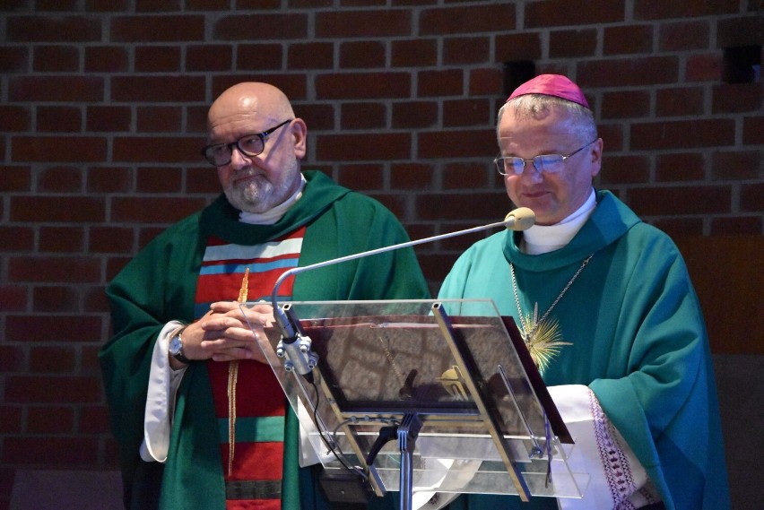 Uroczystą mszę odprawił ks. biskup Tadeusz Lityński