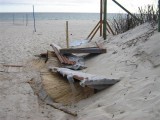 Hel. Wandale zniszczyli instalacje przy wejściu na plażę
