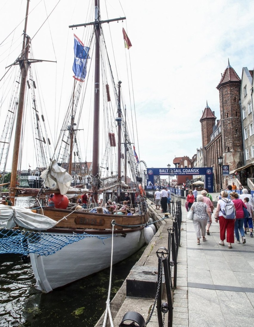 Baltic Sail Gdańsk 2016. Do Gdańska przypłynęły pierwsze żaglowce [ZDJĘCIA]