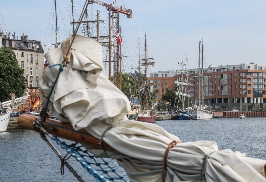 Baltic Sail Gdańsk 2016. Do Gdańska przypłynęły pierwsze żaglowce [ZDJĘCIA]