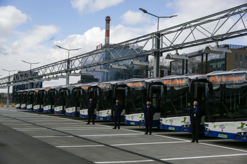 18.3.2021 krakow 
prezentacja nowych przegubowych autobusow...
