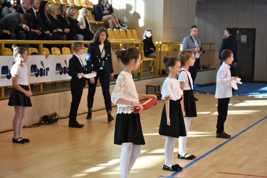 To było sportowe święto w Chełmie. Minister Kamil Bortniczuk  wręczył nagrody przedstawicielom chełmskich szkół za osiągnięcia sportowe 