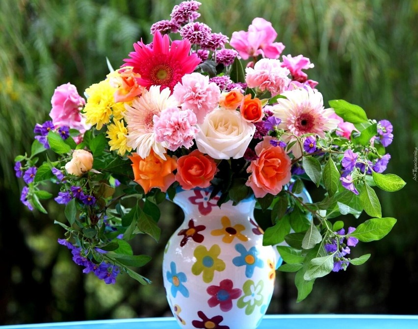 Przed Dniem Matki. Miłość, przyjaźń, szacunek, podziw - poznaj bogatą symbolikę kwiatów!