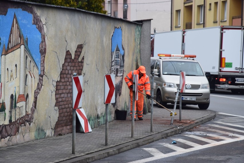 W Wieluniu 24-latek rozbił się autem na murze klasztornym. Miał ponad 1,2 promila 