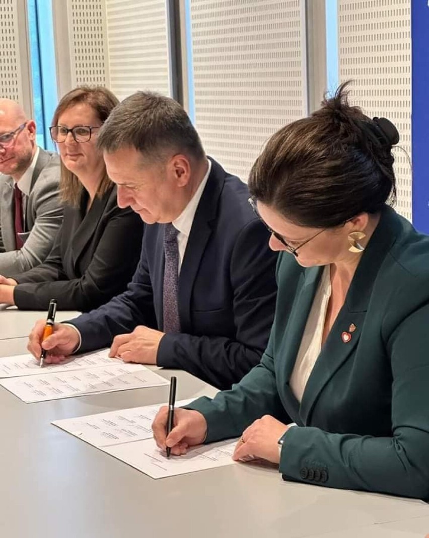 Dyrektor szamotulskiego szpitala podpisał "Deklarację o współpracy" wraz z 28 dyrektorami wielkopolskich placówek leczniczych