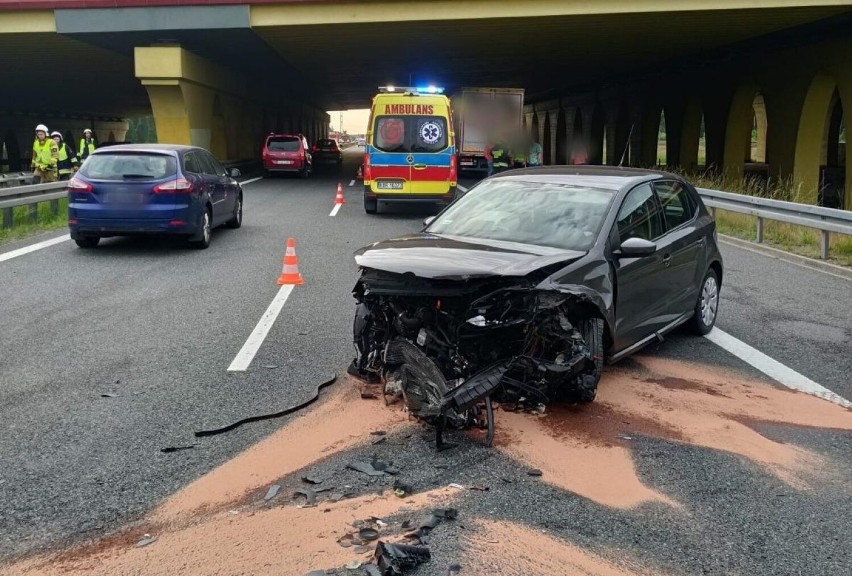 W wyniku zderzenie trzech pojazdów na A4 najbardziej...