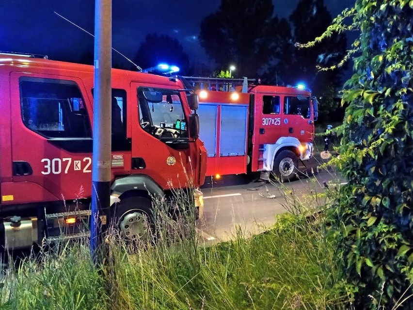 Wypadek na ul. Stella-Sawickiego w Krakowie. Bus, w którym jechało siedem osób zderzył się z autem osobowym