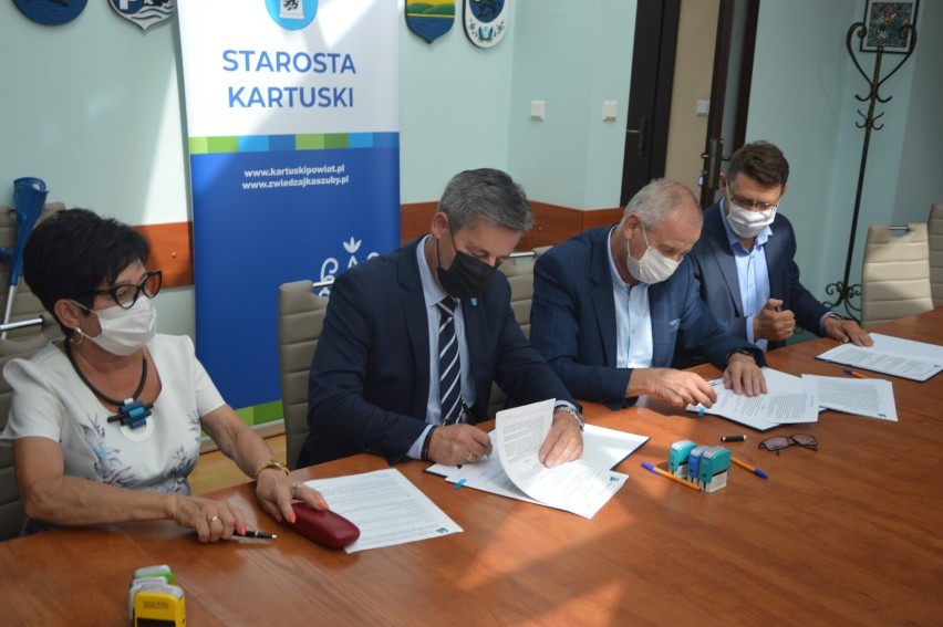 Nowy wiadukt w Niestępowie i przebudowa drogi ze Stężycy do Gołubia - umowy już podpisane