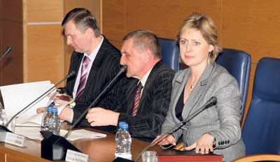Przewodnicząca Rady Miejskiej Agnieszka Pasternak i jej zastępcy inkasują miesięcznie ponad 2,5 tysiąca złotych