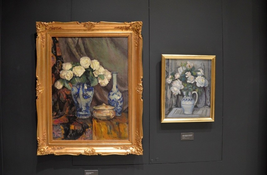 Kwiat róży na obrazach i porcelanie – niezwykła wystawa w stalowowolskim muzeum. Zobacz zdjęcia