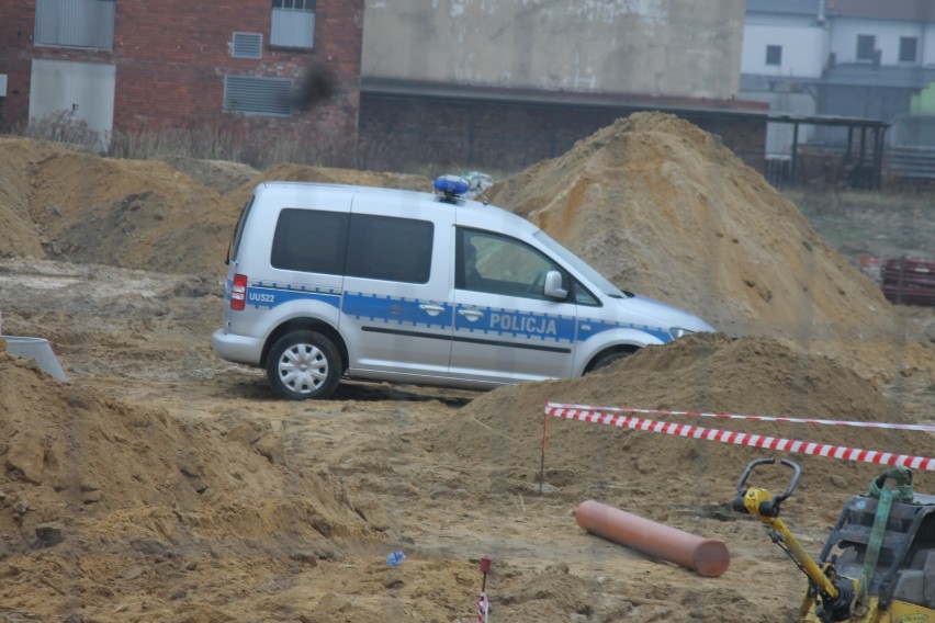 KROTOSZYN: Znaleziono niewybuch na terenie budowy przy ul. Mickiewicza [ZDJĘCIA]