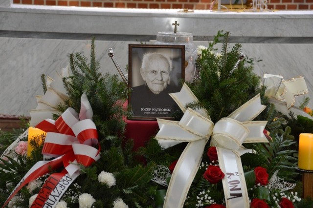 Pogrzeb Józefa Wątrobskiego, byłego radcy prawnego Huty Stalowa Wola