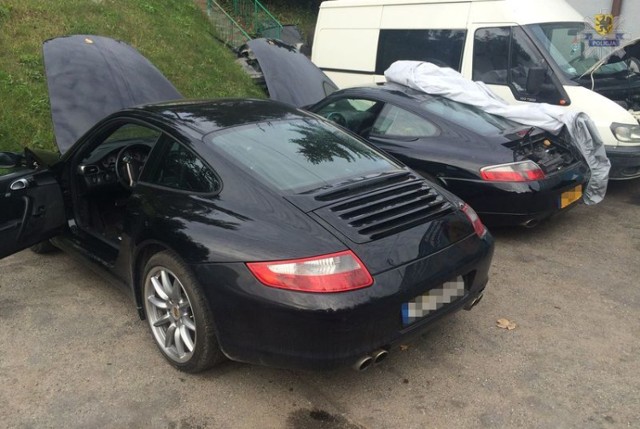 Siedem luksusowych porsche w Gdańsku znaleźli policjanci