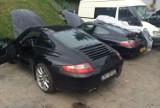 Policja znalazła siedem luksusowych porsche w Gdańsku. Zatrzymano właściciela warsztatu [FOTO WIDEO]