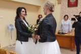 Dwie kobiety wzięły ślub w Łodzi? Niezwykła ceremonia w Urzędzie Stanu Cywilnego w Łodzi. Ślub Kasi Gauzy i Aleksandry Knapik