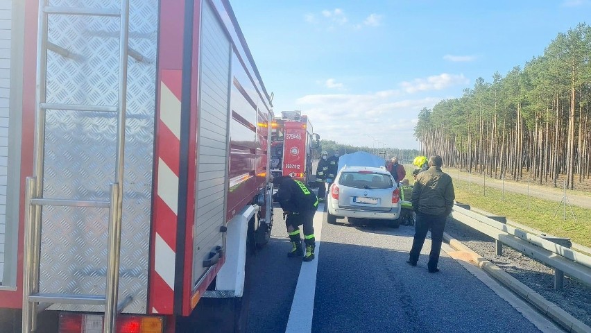 Renault zapaliło się na 105 km trasy S3.