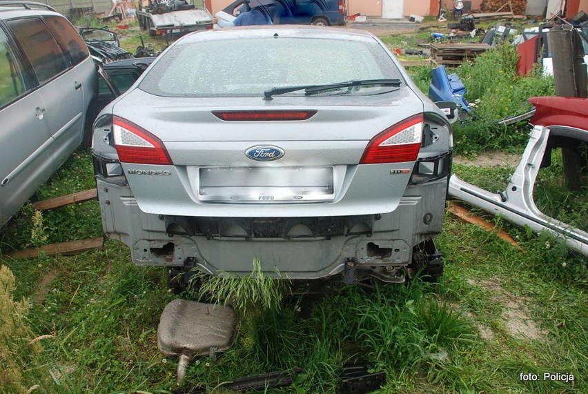 Czemierniki: policja zlikwidowała dziuplę samochodową