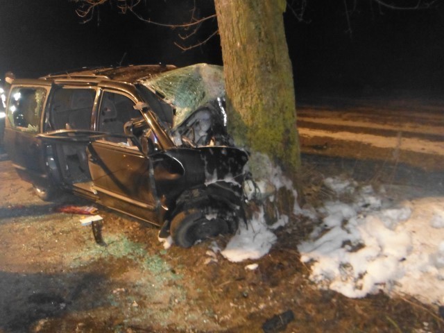 Kolejna tragedia na drodze powiatowej Stróża-Mikoszewo. W wypadku w Żuławkach zmarł kierowca