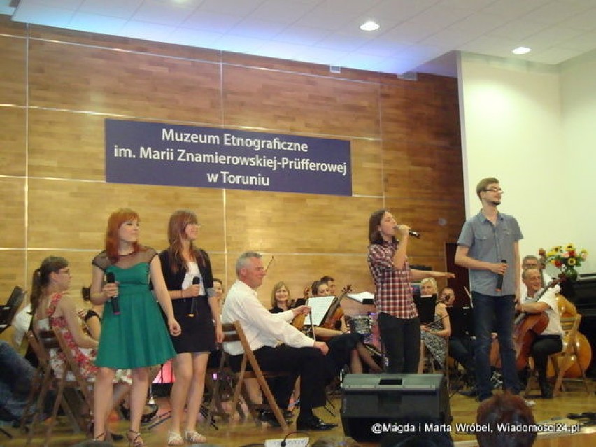 W Toruniu zaprezentowano też utwór z projektu "Tacy sami"...