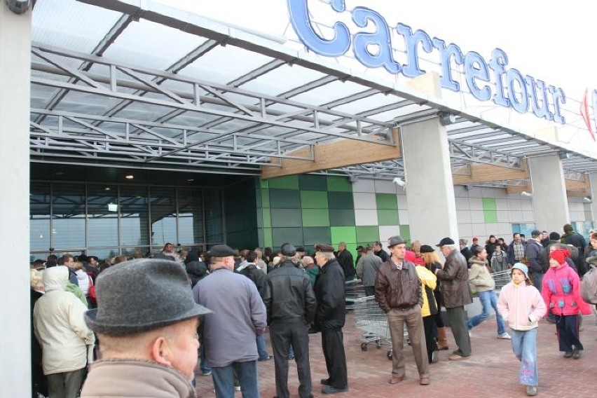W Wielki Piątek 25 marca sklepy sieci Carrefour będą czynne...