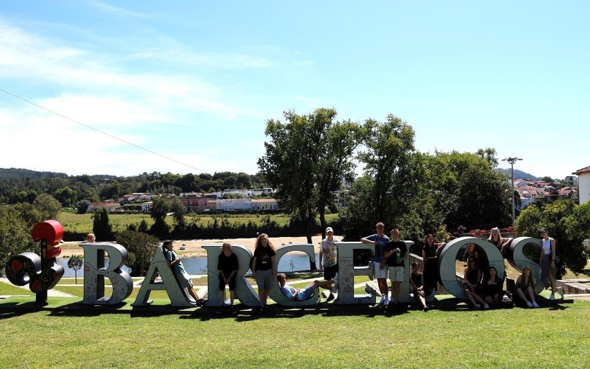 Uczniowie Zespołu Szkół Ekonomicznych imienia Mikołaja Kopernika w Kielcach odbyli staże w Hiszpanii i Portugalii. Zobacz zdjęcia