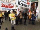 Nowy Sącz. Pikieta "Solidarności" przed biurem poselskim ministra Czerwińskiego [ZDJĘCIA, WIDEO]