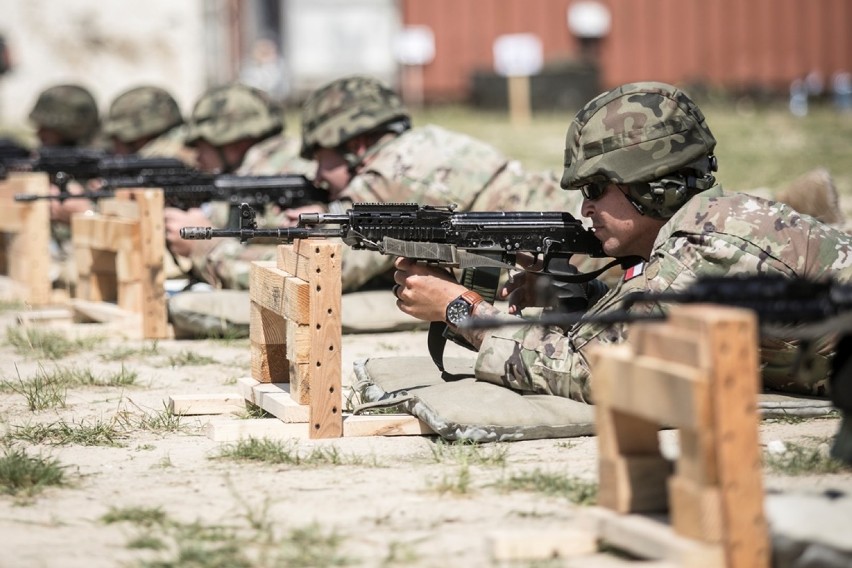 Amerykańscy gwardziści obserwują szkolenie terytorialsów w Zamościu (ZDJĘCIA)