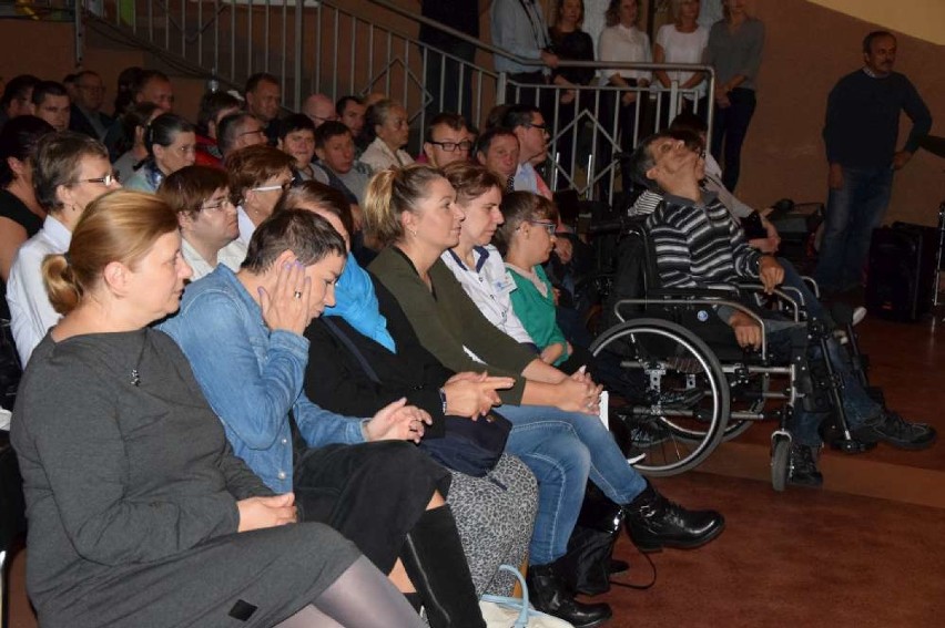 W Damasławku odbył się Festiwal Artystyczny Radosna Nutka. Udział wzięły w nim osoby niepełnosprawne z całego regionu [ZDJĘCIA, FILM]