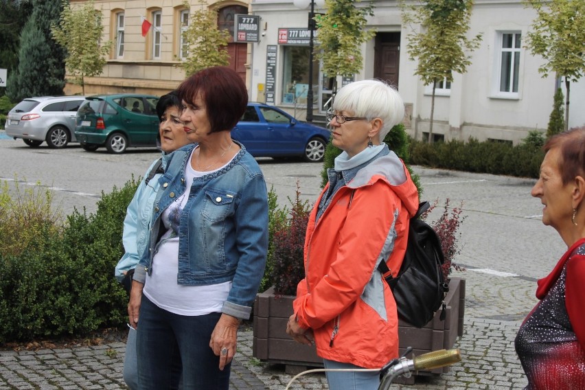 Pielgrzymka rowerowa Uniwersytetu Trzeciego Wieku do Lutogniewa [ZDJĘCIA]