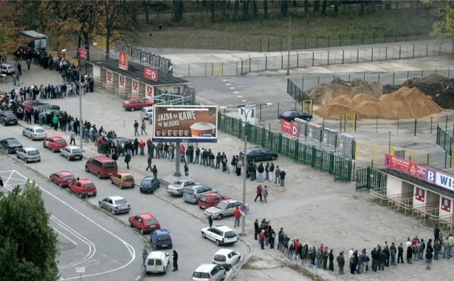 22 maja 2007. Prawie tydzień do meczu z Legią (28 maja). Stadion przy Reymonta mógł wtedy pomieścić 21 000 widzów.