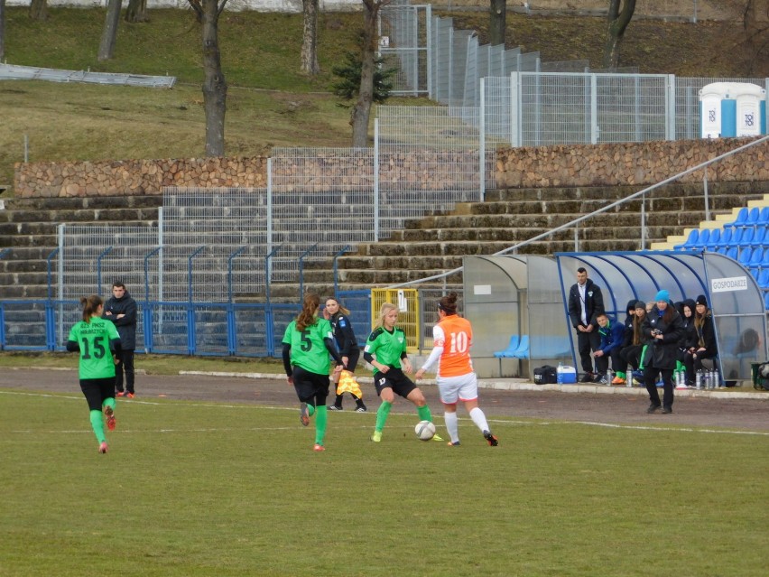 Piłkarki AZS PWSZ zaczęły ligową wiosnę od zwycięstwa u siebie 2:0 nad GOSiR-em Piaseczno