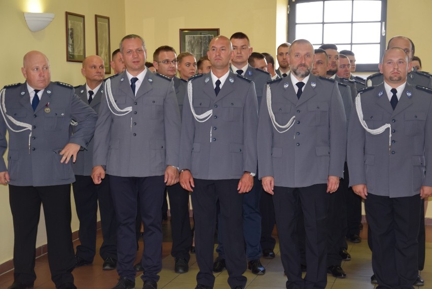 Święto Policji w Pleszewie. Był uroczysty apel, odznaczenia oraz awanse