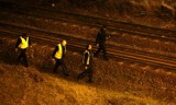 W Łodzi pociąg przejechał mężczyznę. Wypadek na torach na 11 Listopada[ZDJĘCIA]