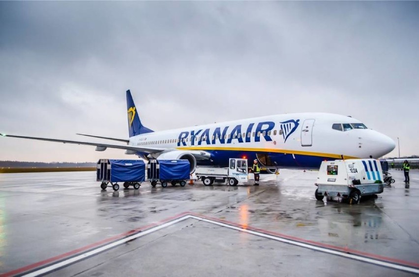 Od czerwca nowe połączenia uruchamia Ryanair. Z lotniska w...