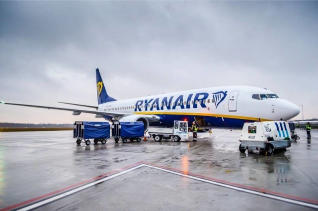 Od czerwca nowe połączenia uruchamia Ryanair. Z lotniska w Modlinie polecimy - trzy razy w tygodniu na Teneryfę. 

Popularny kurort na Wyspach Kanaryjskich (Hiszpanii) jest w czasie pandemii oblegany przez gości. Bilety u irlandzkiego przewoźnika zaczynają się od 169 zł. 

Więcej połączeń - od innych przewoźników - w kolejnych slajdach ->>>