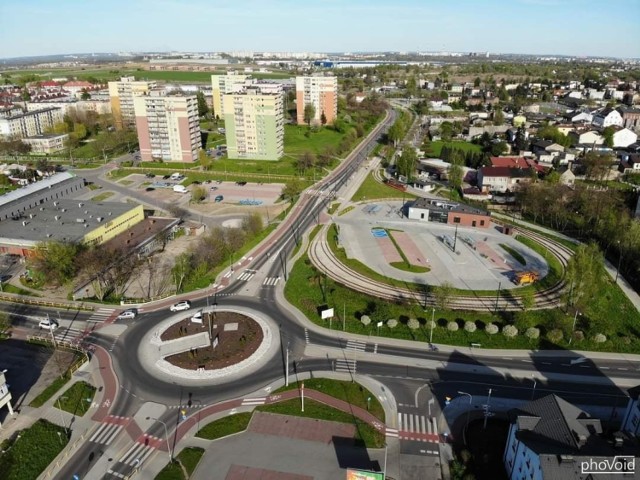 Tak wyglądają efekty największej inwestycji drogowej w historii Czeladzi 

Zobacz kolejne zdjęcia/plansze. Przesuwaj zdjęcia w prawo - naciśnij strzałkę lub przycisk NASTĘPNE