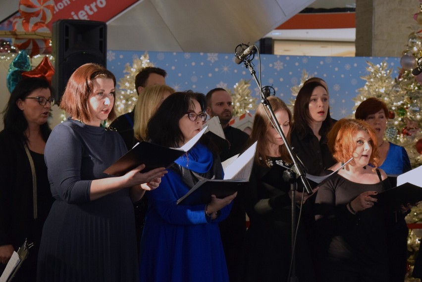 Koncert kolęd Vox Singers. W Galerii Wisła świąteczna atmosfera zapanowała na dobre