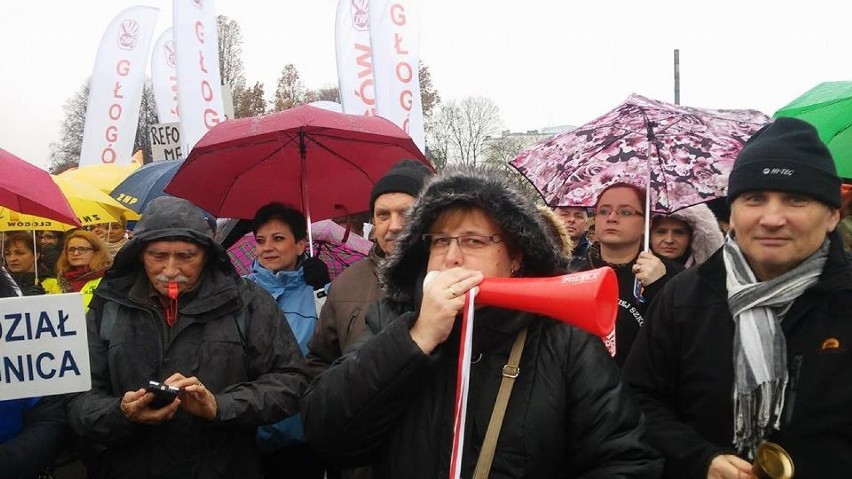 Legniczanie protestują w Warszawie [ZDJĘCIA]