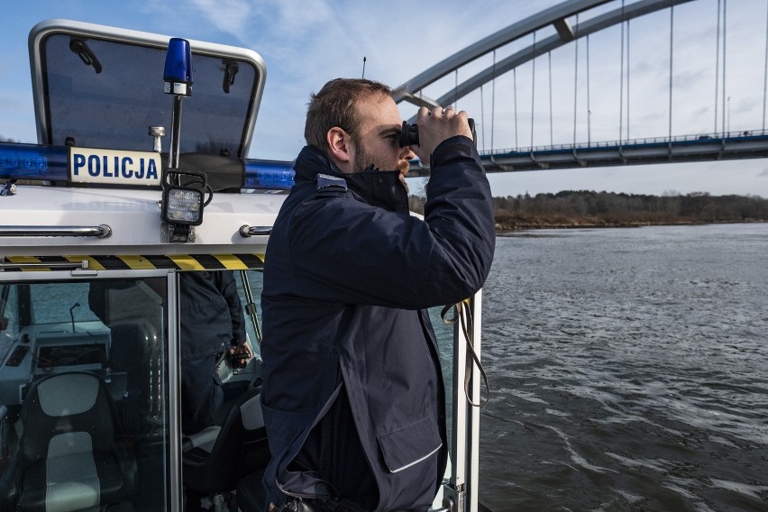 We wtorek przed południem policja szukała w Wiśle w Toruniu...