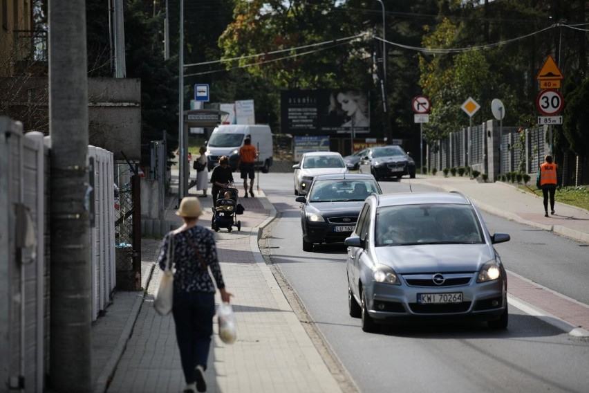 Kraków. Ulica Myślenicka w Swoszowicach zmienia się nie do poznania. Kiedy koniec remontu? [ZDJĘCIA]