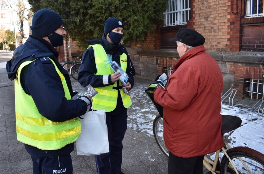 W trosce o bezpieczeństwo seniorów. Akcja kościańskich policjantów