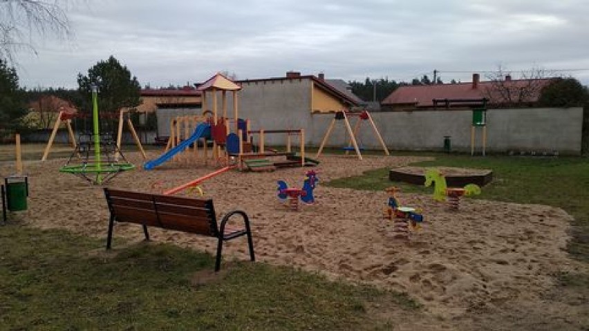 Inwestycje w gminie Budzyń: Zmiany w szkołach, nowe place zabaw i lepsze oświetlenie ulic (ZDJĘCIA)