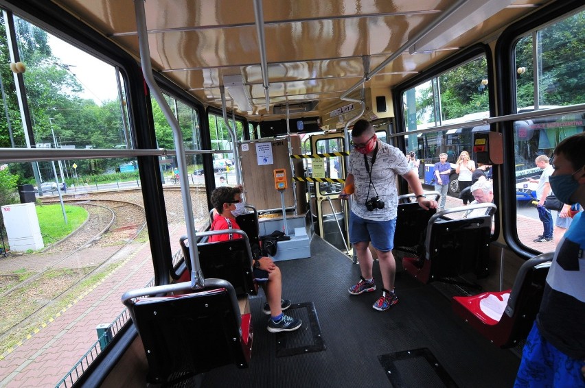 Kraków. Tramwaj 105N z 1975 roku kursował na specjalnej linii muzealnej [ZDJĘCIA]