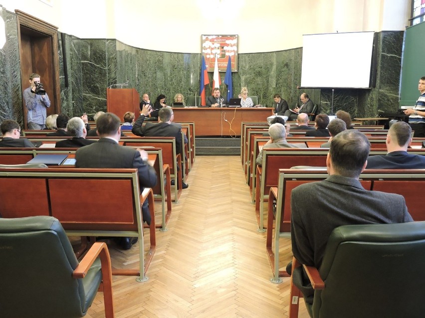 Sesja rady miasta Chorzów: radni przyjęli budżet na 2015 rok